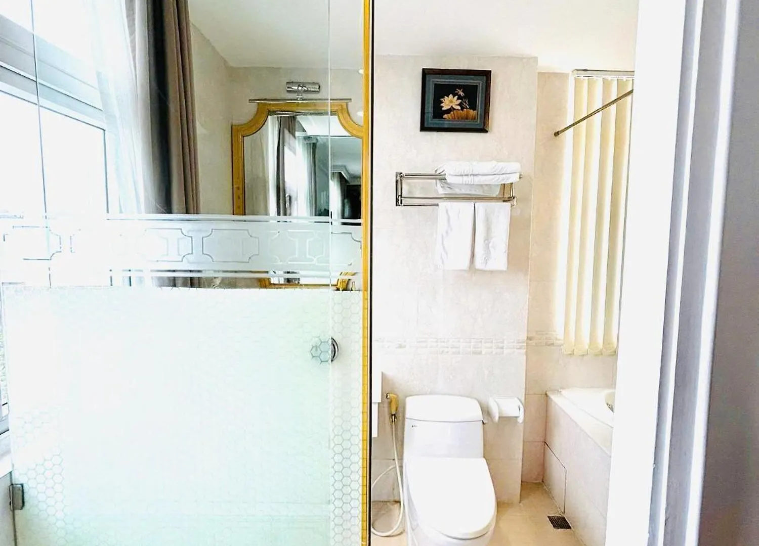Orange Hotel - Very Close To Dragon Bridge, City Center, Always Friendly, Open 24Hours Welcome Da Nang 4*,  Vietnam